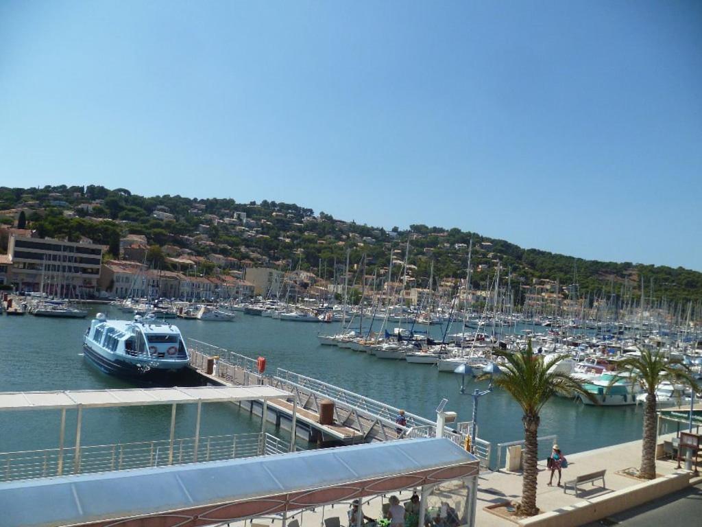 Au Coeur Du Port De Saint-Mandrier, Piscine, Tennis, Charme Et Confort Apartment Exterior photo